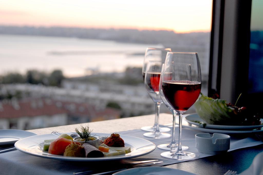 Eser Premium Hotel & Spa Büyükçekmece Eksteriør bilde A view of the Aegean Sea from the hotel