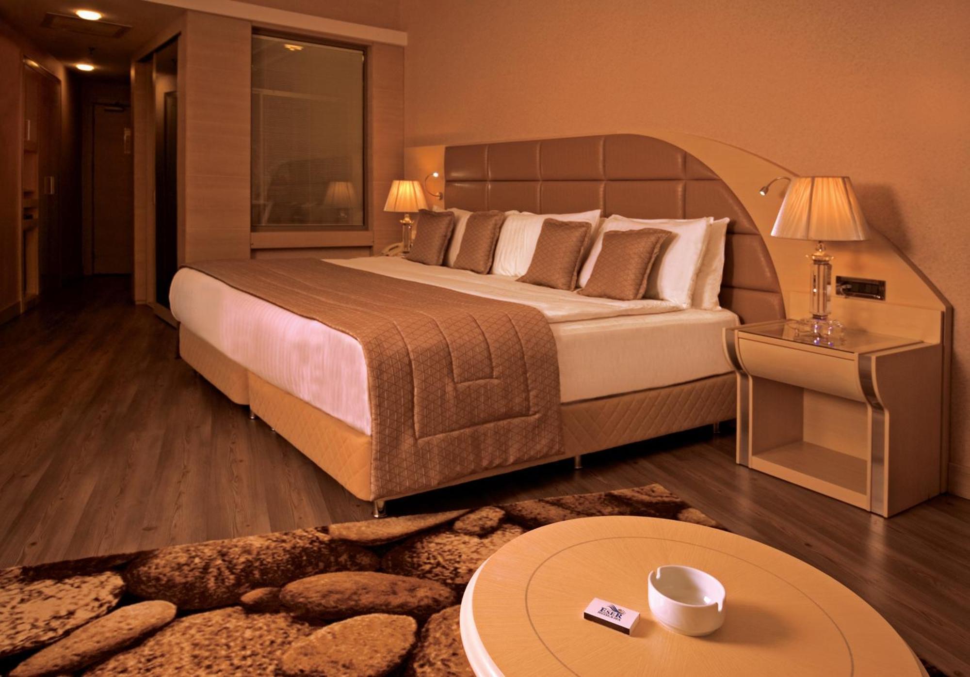 Eser Premium Hotel & Spa Büyükçekmece Eksteriør bilde A room at the hotel