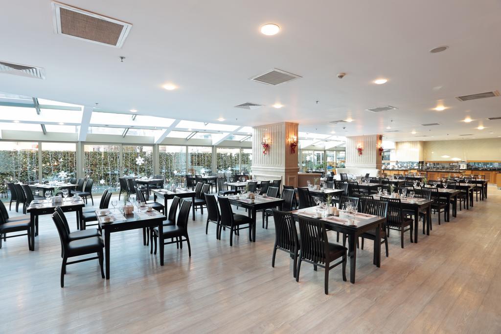 Eser Premium Hotel & Spa Büyükçekmece Eksteriør bilde The restaurant