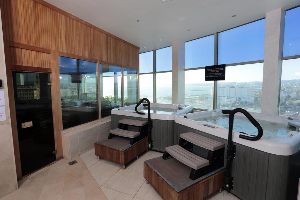 Eser Premium Hotel & Spa Büyükçekmece Eksteriør bilde The spa at the 100th floor of the tower