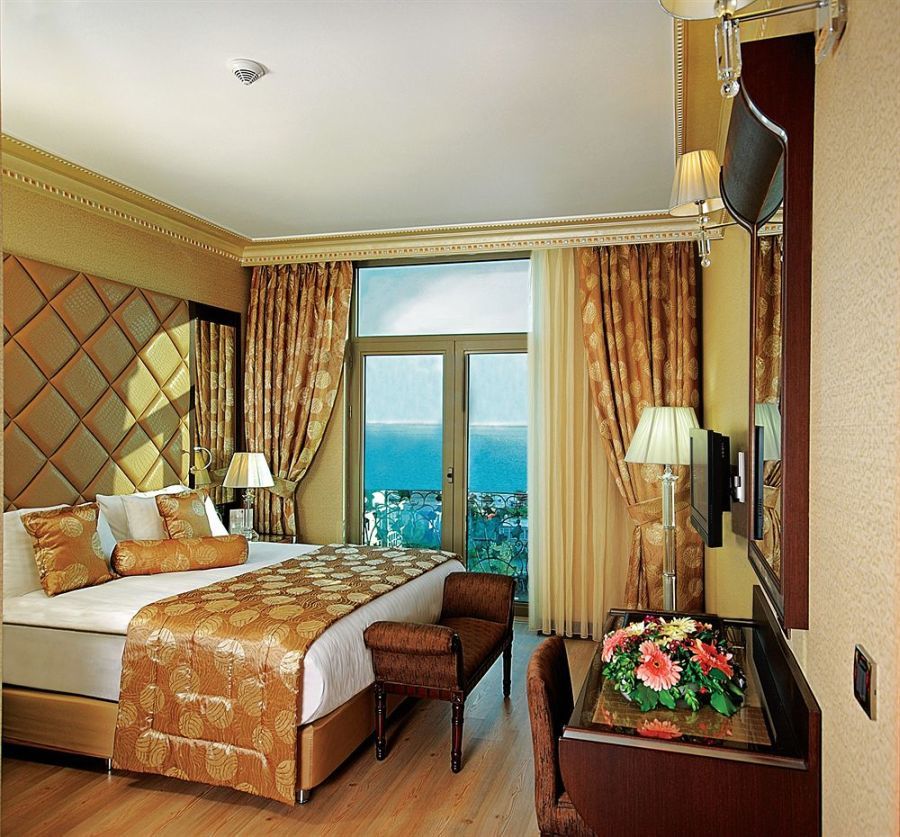 Eser Premium Hotel & Spa Büyükçekmece Eksteriør bilde A room at the hotel